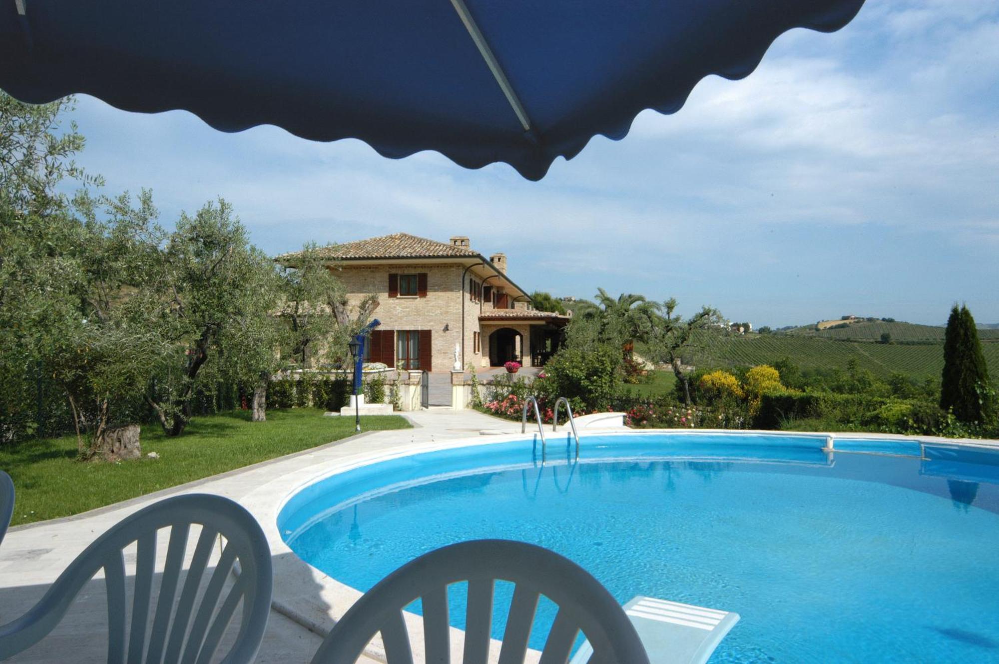 Agriturismo Il Crinale Castorano  Exterior foto